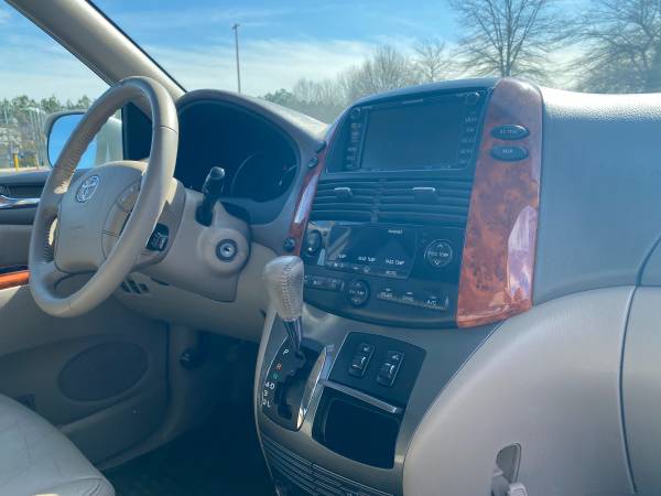 08 Toyota Sienna XLE - - by dealer - vehicle for sale in Huntsville, AL – photo 14