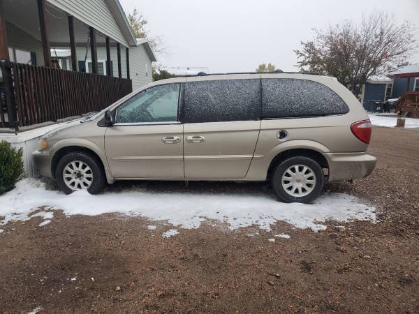 Chrysler town and country for sale in Fort Collins, CO – photo 4