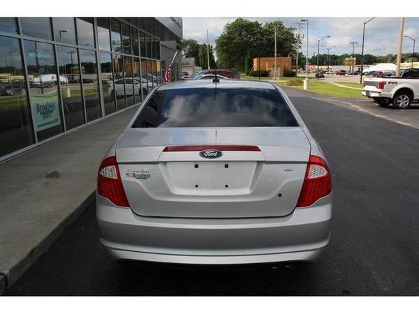 2010 Ford Fusion sedan SE Green Bay for sale in Green Bay, WI – photo 5