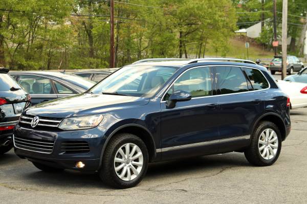 2012 Volkswagen Touareg VR6 Sport - heated seats, Bluetooth, financing for sale in Middleton, MA – photo 4