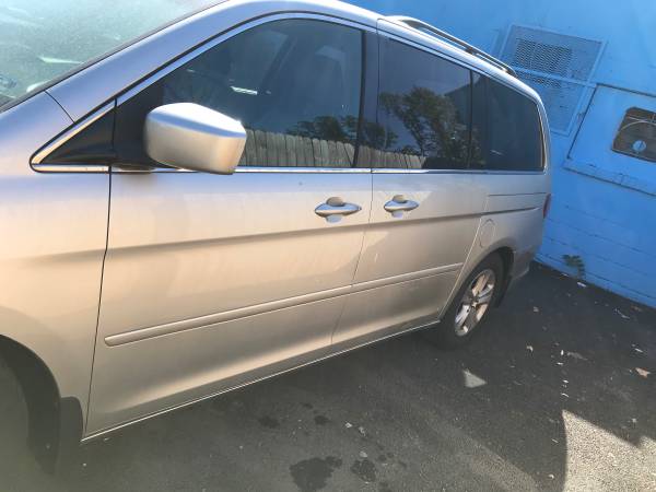 Honda Odyssey van Touring Navigation Backup camera 3rd row seat for sale in Lorton, District Of Columbia – photo 6