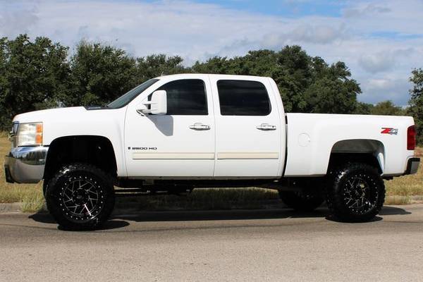 LIFTED! 2009 CHEVY 2500 6.6L DURAMAX 4X4 NEW 20" MOTO METALS! NEW 35s! for sale in Temple, ND – photo 4