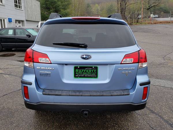 2010 Subaru Outback Wagon Limited AWD, 232K, 3 6R, Nav, Bluetooth for sale in Belmont, VT – photo 4