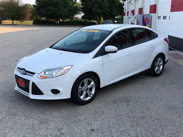 Low Mile 2014 Ford Focus SE - cars & trucks - by dealer - vehicle... for sale in Yorkville, IL – photo 3