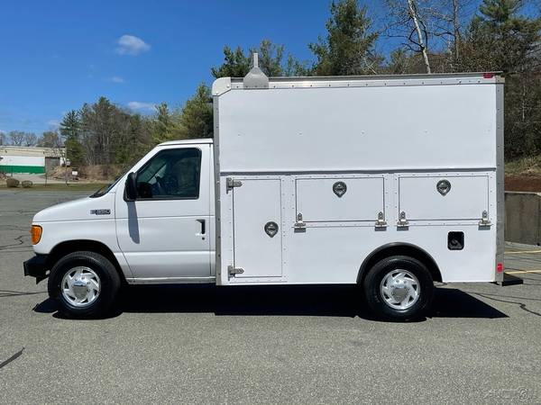 05 Ford E-350 E350 XL 10ft Hi Cube Utility Van Gas 1 Owner SKU: 13923 for sale in south jersey, NJ – photo 2