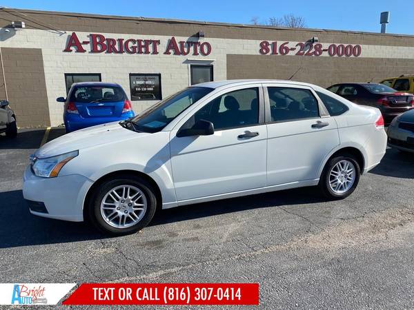 2010 FORD FOCUS SE - cars & trucks - by dealer - vehicle automotive... for sale in BLUE SPRINGS, MO – photo 13