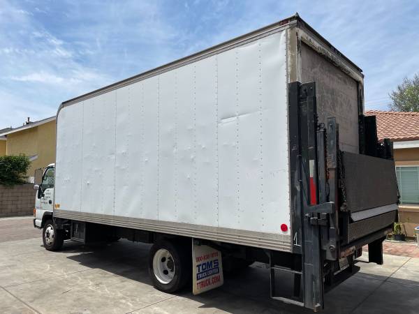 2005 Isuzu NQR diesel 20 foot box truck with lift gate - cars & for sale in El Monte, CA – photo 4