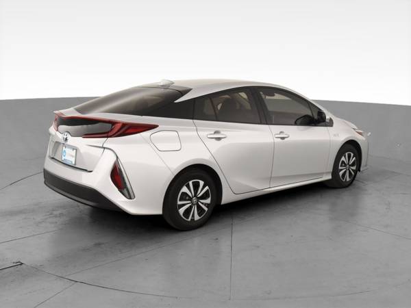 2017 Toyota Prius Prime Premium Hatchback 4D hatchback Silver - -... for sale in Las Vegas, NV – photo 11