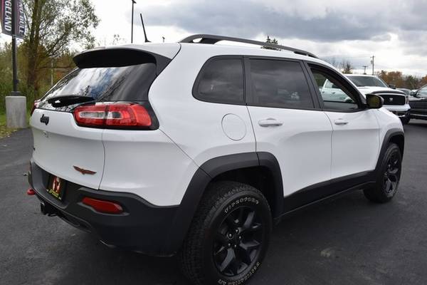 2016 Jeep Cherokee brown for sale in Watertown, NY – photo 3