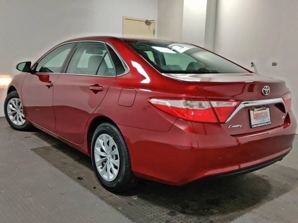 2016 Toyota Camry XLE Financing Options Available!!! - cars & trucks... for sale in Libertyville, IL – photo 4