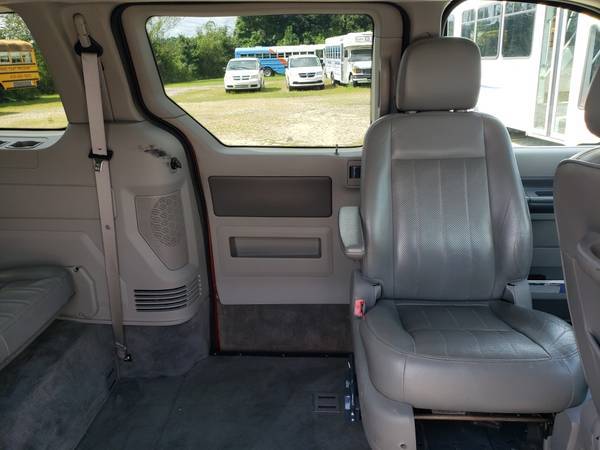 MERCURY WHEELCHAIR VAN 25k MILE HAND CONTROLS TRANSFER SEAT FREE... for sale in Jonesboro, LA – photo 7