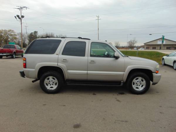 2004 CHEVY TAHOE LT 3RDROW 4DR 4X4 DVD V8 MOONROOF XCLEAN RUNS NEW... for sale in Union Grove, WI – photo 6