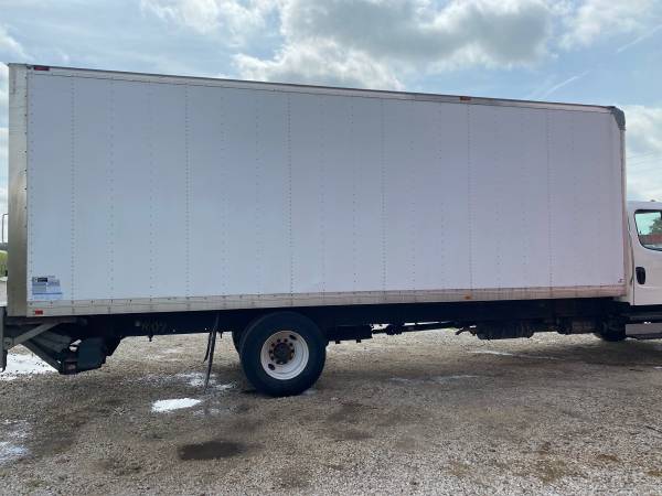 Freighliner 26ft Box Truck, 2016 Cummins Engine Non-CDL - cars & for sale in Austin, TX – photo 3