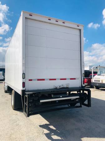2013 FREIGHTLINER m2 26ft box truck for sale in Medley, FL – photo 3