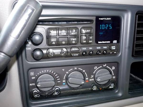 2002 GMC Yukon XL 4dr 1500 SLE hatchback Gray - - by for sale in Oxford, MS – photo 4