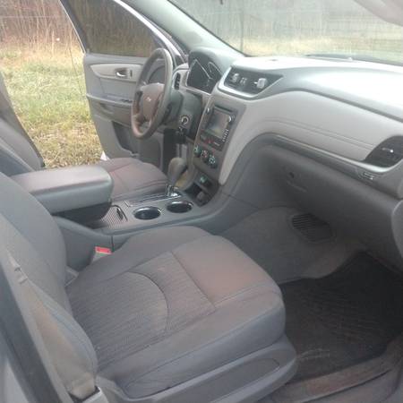2015 Chevy Traverse 1LT 8 passenger 85K mi. - cars & trucks - by... for sale in Okmulgee, OK – photo 12