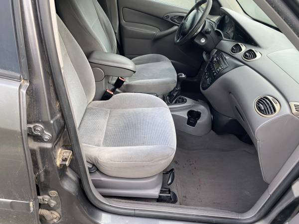 2002 ford focus manual 5spd gas saver for sale in Ukiah, CA – photo 6