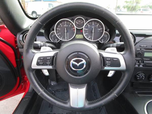 2006 Mazda MX-5 CONVERTIBLE - LOW MILEAGE FOR THE YEAR - PADDLE for sale in Sacramento , CA – photo 12