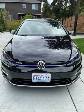 Sparkling clean 2019 Volkswagen e-Golf SEL Premium with very low for sale in Redmond, WA – photo 4