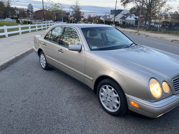 EXCELLENT MERCEDES-BENZ E-320 - cars & trucks - by owner - vehicle... for sale in Brooklyn, NY – photo 3