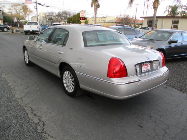 2005 LINCOLN TOWN CAR - - by dealer - vehicle for sale in Gridley, CA – photo 4
