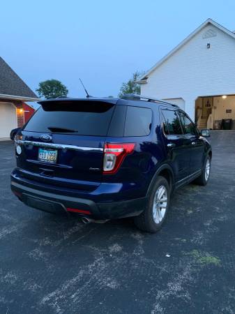 2011 Ford Explorer XLT - cars & trucks - by owner - vehicle... for sale in Leetonia, OH – photo 4