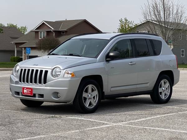 2010 Jeep Compass Latitude 4x4 - - by dealer - vehicle for sale in Council Bluffs, IA – photo 2