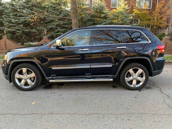 2011 Jeep Grand Cherokee Overland 4WD, 5.7L HEMI Fully Loaded - cars... for sale in Rego Park, NY – photo 6