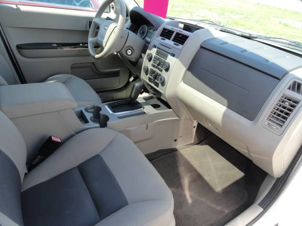 2008 Ford Escape Limited 4WD - - by dealer - vehicle for sale in Altoona, PA – photo 8