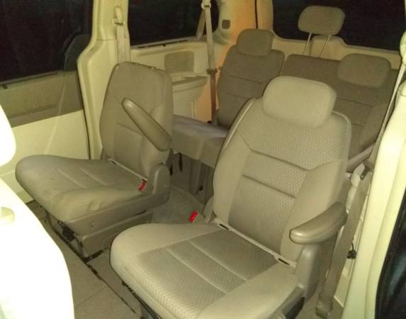 2009 Chrysler Town and country - - by dealer - vehicle for sale in Washington, District Of Columbia – photo 6
