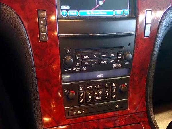 2012 Cadillac Escalade - - by dealer - vehicle for sale in Gretna, IA – photo 23