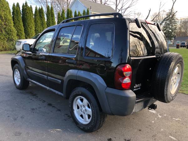 2007 Jeep Liberty Black 4wd - cars & trucks - by owner - vehicle... for sale in Westfield, CT – photo 3