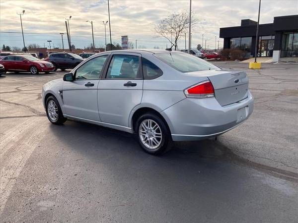 2008 Ford Focus SE - sedan - cars & trucks - by dealer - vehicle... for sale in Waterford, MI – photo 9