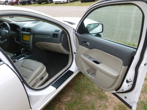 2010 Ford Fusion Hybrid LIKE NEW! Leather! Navigation! for sale in Tallahassee, FL – photo 20