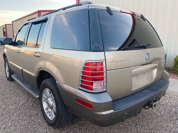 2003 Mercury Moutaineer V8 3rd Row Leather Heated Seats Low Miles -... for sale in Lubbock, TX – photo 8