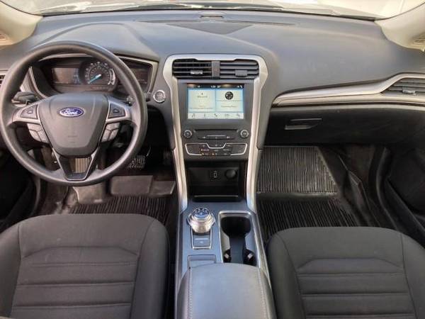 2018 Ford Fusion SE FWD - - by dealer - vehicle for sale in Calumet City, IL – photo 18