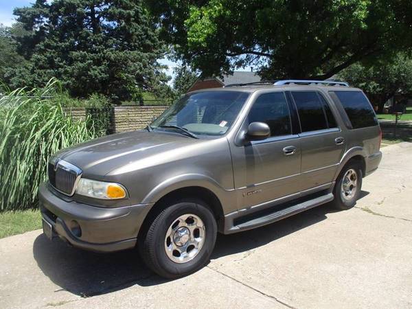 1999 Ford Expedition Eddie Bauer Leather - cars & trucks - by dealer... for sale in Moore , Okla., OK – photo 4