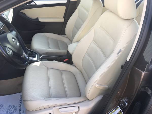 2014 Volkswagen Jetta SE Automatic Heated Leather Sunroof Much... for sale in Watertown, NY – photo 15