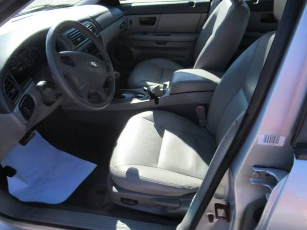 2003 Ford Taurus SES Deluxe 4dr Sedan - - by dealer for sale in Bloomington, IL – photo 19