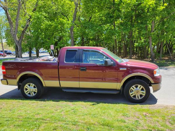 2004 Ford F150 Lariat 6, 800 OBO Clean title, extremely low mileage for sale in Warwick, RI – photo 2