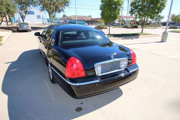 2003 LINCOLN TOWN CAR SIGNATURE ONE OWNER IN EXCELLENT CONDITION!! -... for sale in Dallas, TX – photo 9