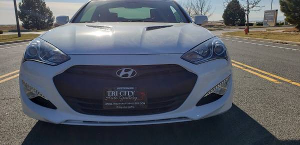 2013 Hyundai Genesis Coupe LOW MILES - cars & trucks - by dealer -... for sale in Fort Collins, CO – photo 2
