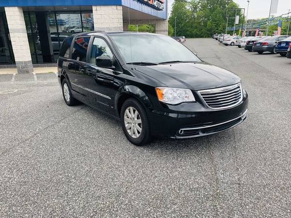 2016 Chrysler Town & Country - Financing Available! for sale in Edgewood, MD – photo 3