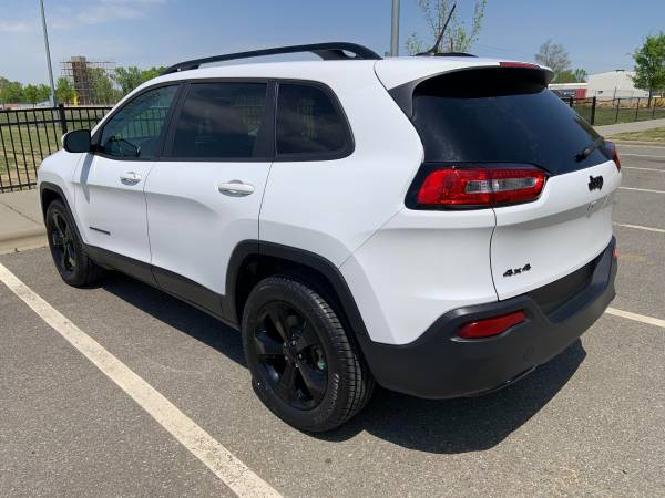 2018 Jeep Cherokee 4X4 42 mi, Like new! Make an offer! - cars & for sale in Matthews, SC – photo 3