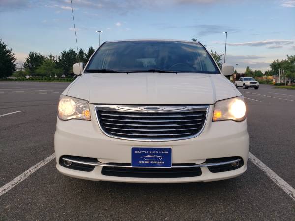 CHRYSLER TOWN & COUNTRY, NEW TRANSMISSION. SERVICED, WARRANTY - cars... for sale in Pacific, WA – photo 2