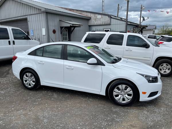 PRICE REDUCED 2013 CHEVY CRUZE ONLY 80K MILES TRADES WELCOME - cars for sale in MIFFLINBURG, PA – photo 4