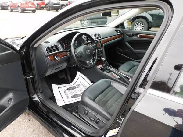 Volkswagen Passat TDI SEL Premium 4d Sedan Sunroof NAV Turbo Diesel... for sale in Hickory, NC – photo 24
