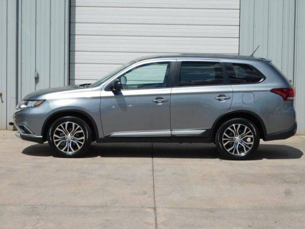 2016 Mitsubishi Outlander SE AWD - MOST BANG FOR THE BUCK! for sale in Colorado Springs, CO – photo 3