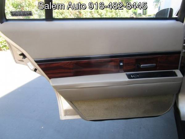 1999 Buick LeSabre CUSTOM - LOW MILEAGE - LEATHER AND POWERED SEATS - for sale in Sacramento , CA – photo 12