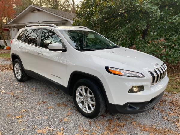 2018 Jeep Cherokee Latitude - cars & trucks - by owner - vehicle... for sale in Decatur, AL – photo 3